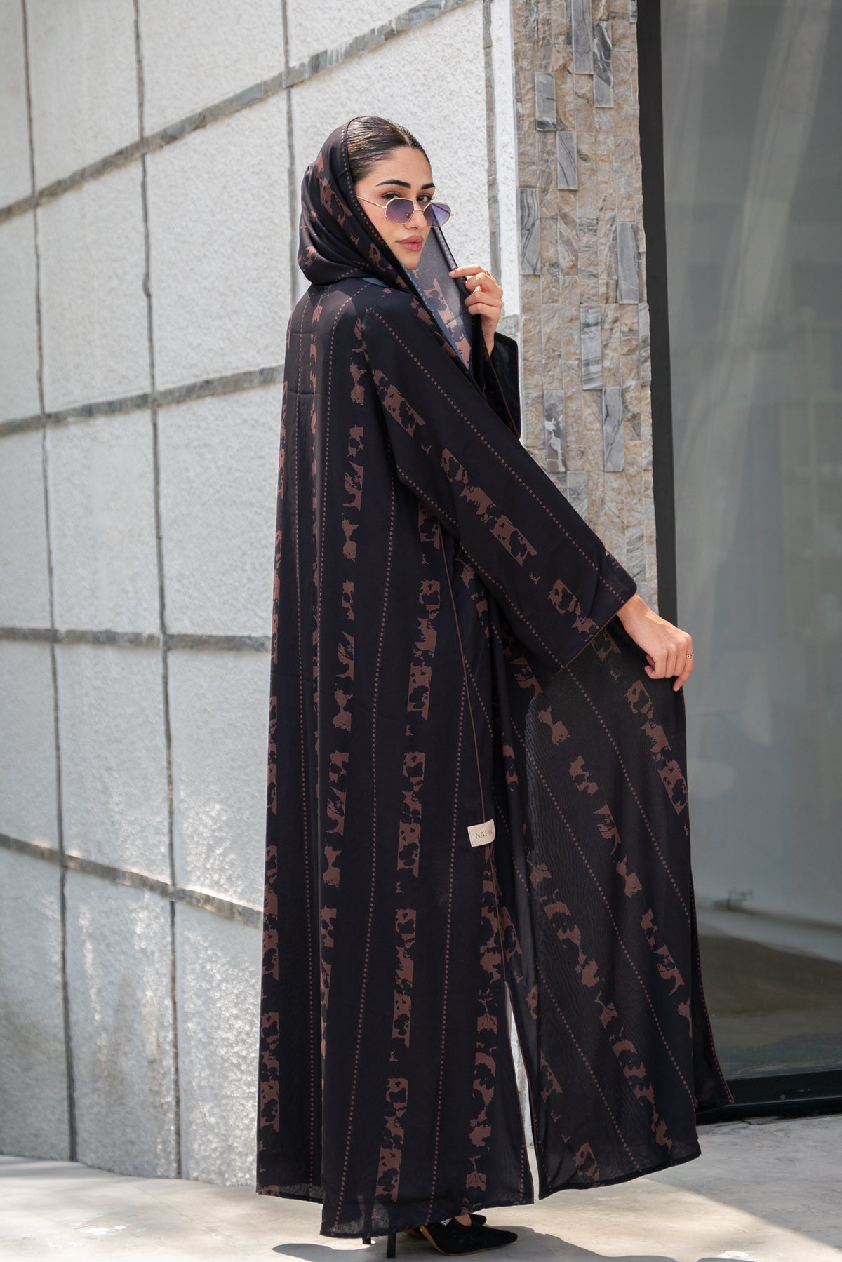 AMNA ABAYA