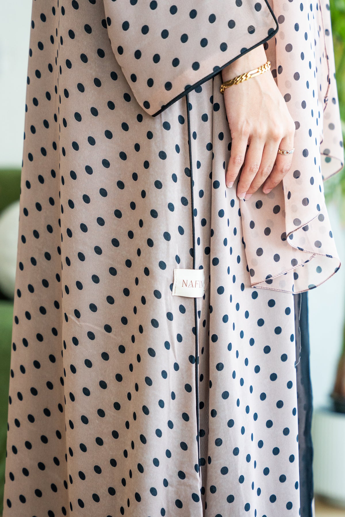 PINK POLKA ABAYA