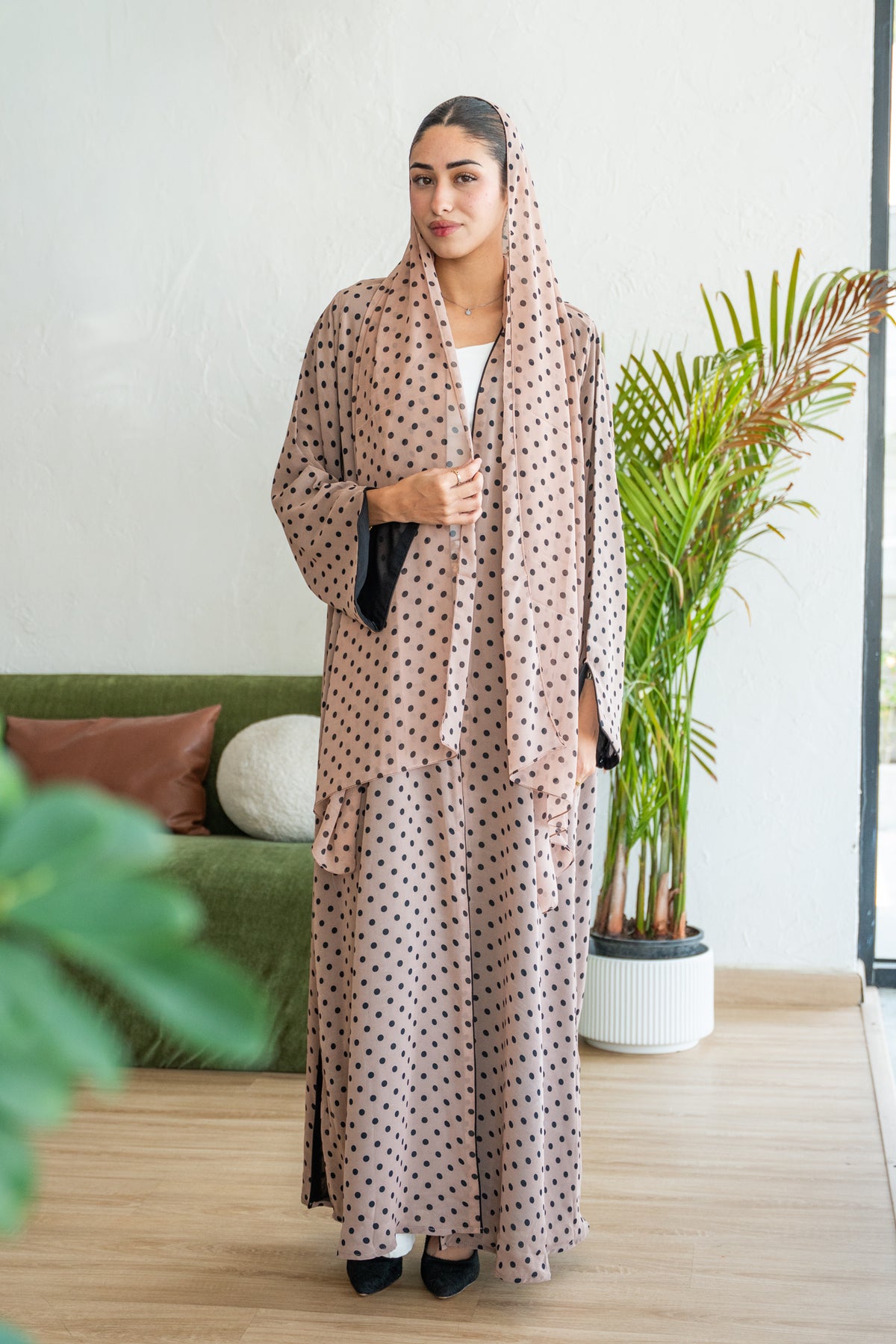 PINK POLKA ABAYA